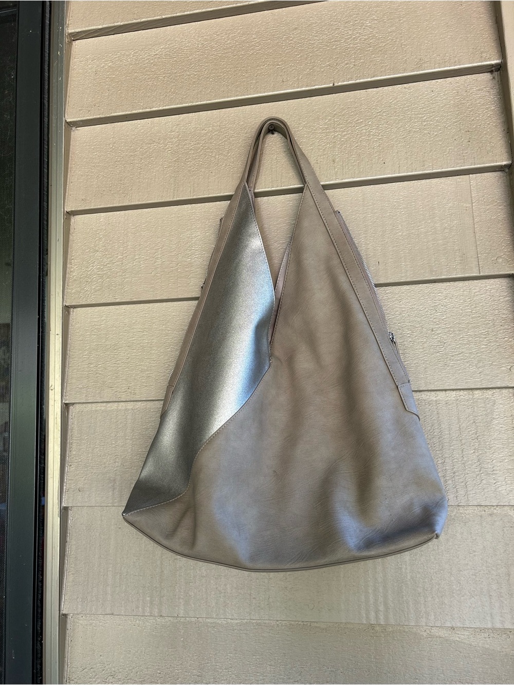 Stella & Dot Taupe & Silver Hobo Tote Bag unique shape. Non leather